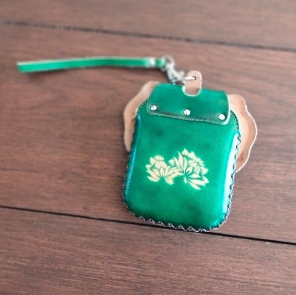 Leather Elephant Zipper Pouch - Picture 3 of 3